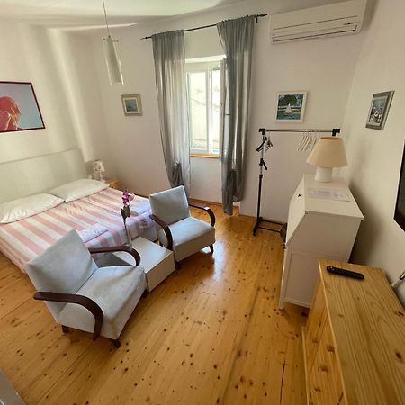 Apartments And Rooms Ille ชิเบนิก ภายนอก รูปภาพ