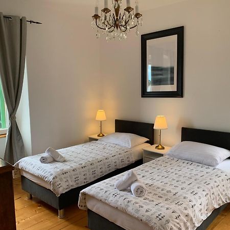 Apartments And Rooms Ille ชิเบนิก ภายนอก รูปภาพ