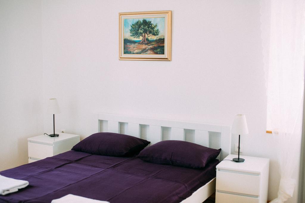 Apartments And Rooms Ille ชิเบนิก ภายนอก รูปภาพ