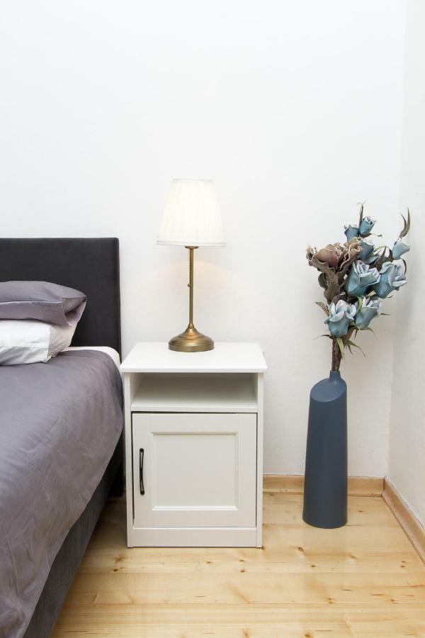 Apartments And Rooms Ille ชิเบนิก ภายนอก รูปภาพ